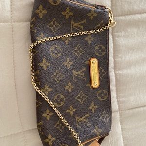 Louis Vuitton Eva clutch